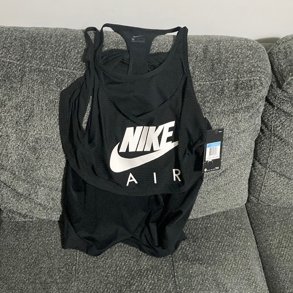 BNWT - Women’s nike workout tank - lightweight.  See pictures for details